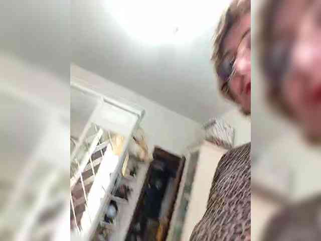 KarinkaSweet webcam