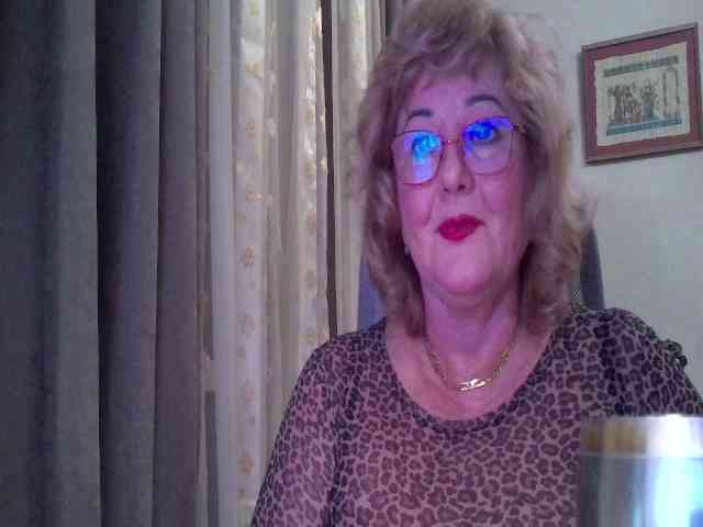 KarinkaSweet webcam