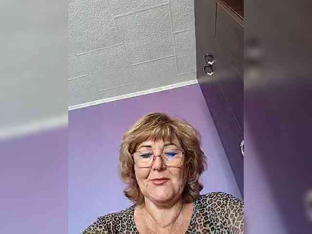 KarinkaSweet webcam