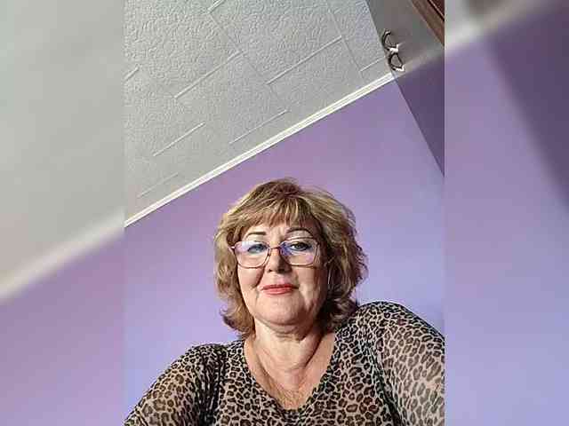 KarinkaSweet webcam