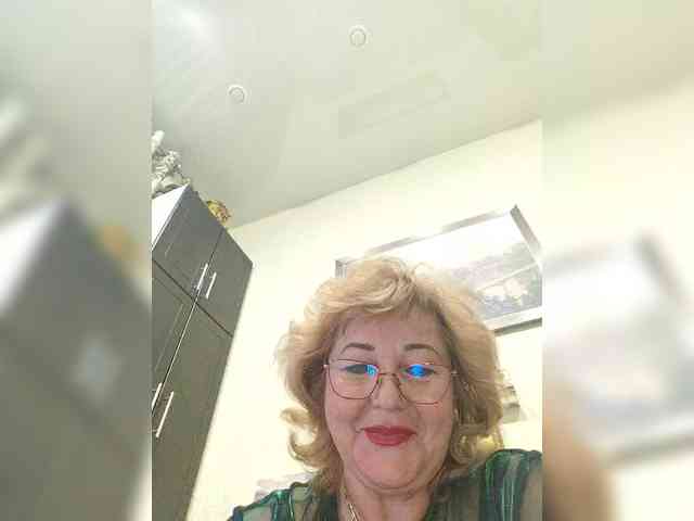 KarinkaSweet webcam