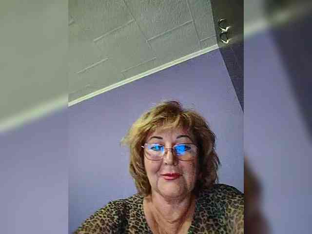 KarinkaSweet webcam