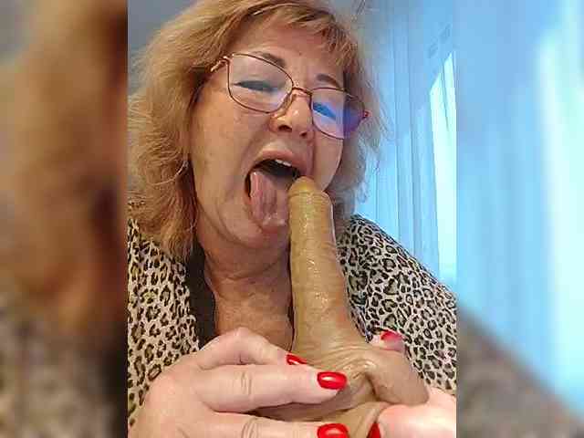 KarinkaSweet webcam