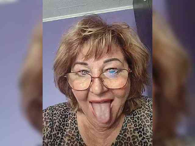 KarinkaSweet webcam