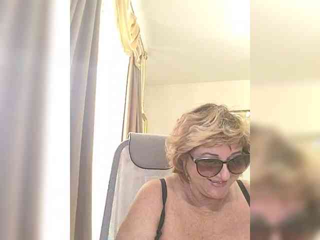 KarinkaSweet webcam