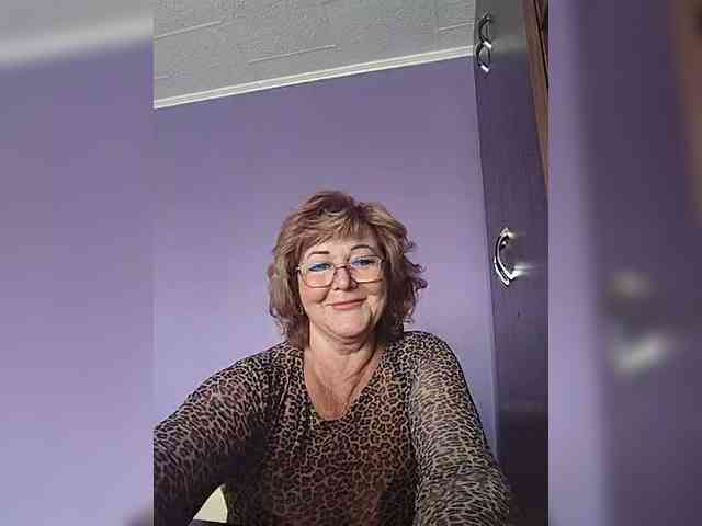 KarinkaSweet webcam