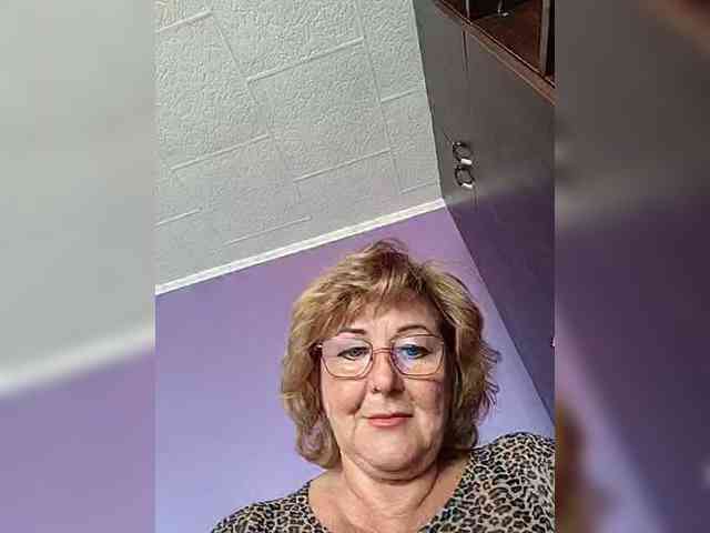 KarinkaSweet webcam