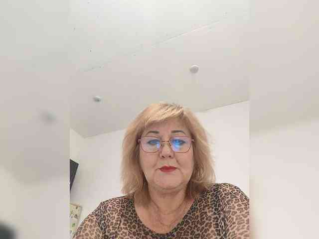 KarinkaSweet webcam