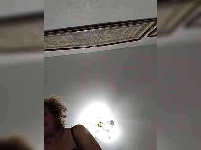 KarinkaSweet webcam