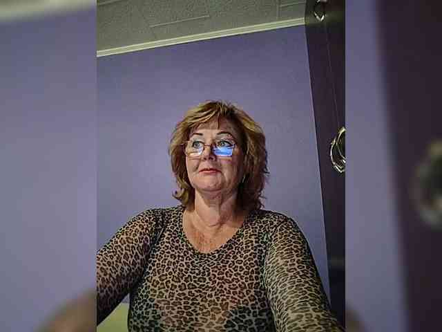 KarinkaSweet webcam