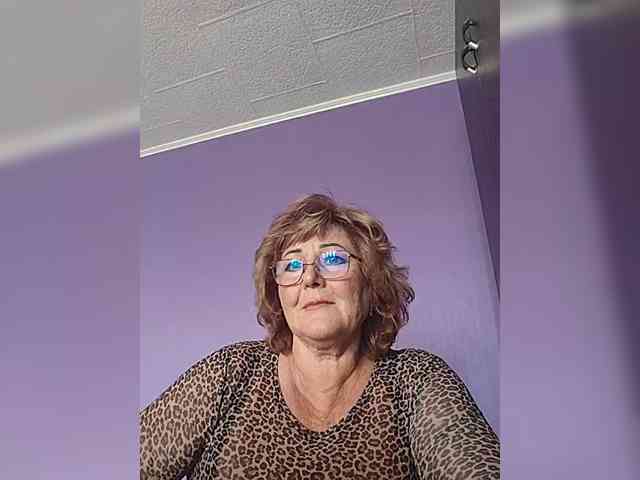 KarinkaSweet webcam