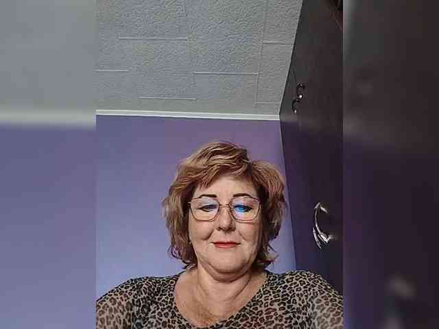 KarinkaSweet webcam