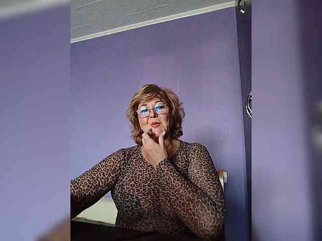 KarinkaSweet webcam
