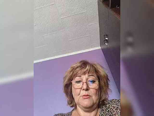KarinkaSweet webcam
