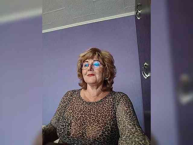 KarinkaSweet webcam