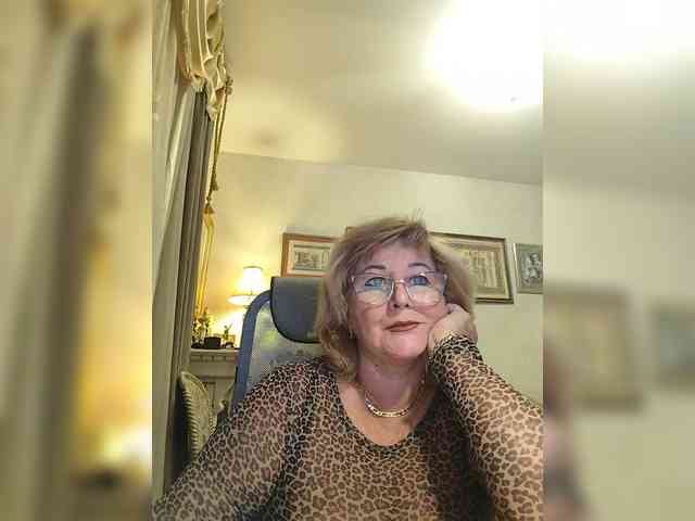 KarinkaSweet webcam