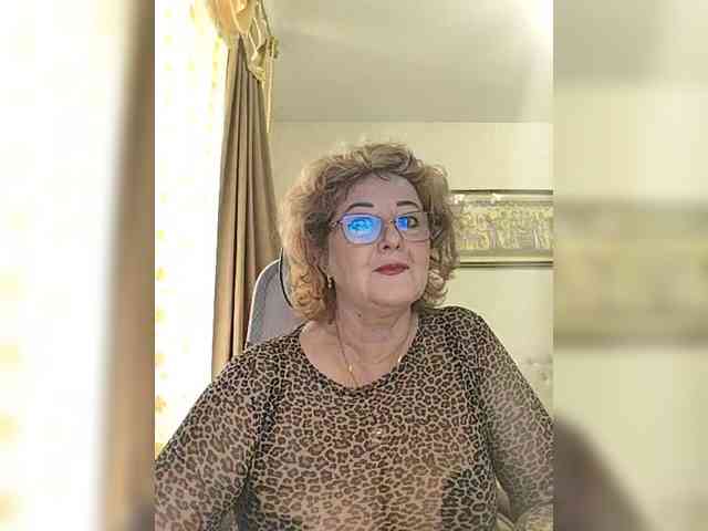 KarinkaSweet webcam