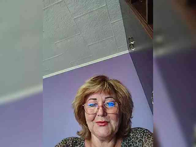 KarinkaSweet webcam