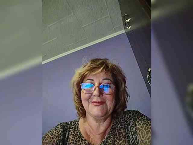 KarinkaSweet webcam