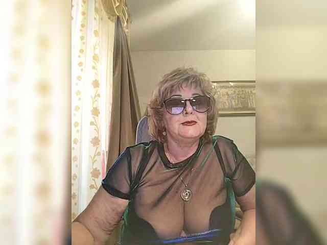 KarinkaSweet webcam