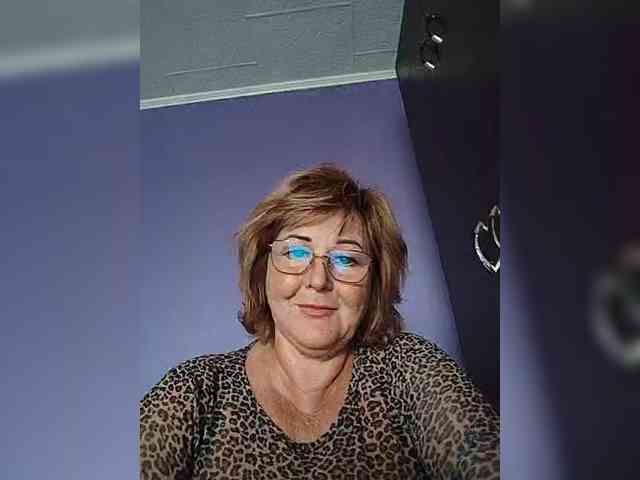 KarinkaSweet webcam