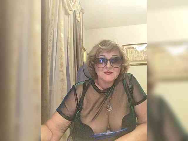 KarinkaSweet webcam