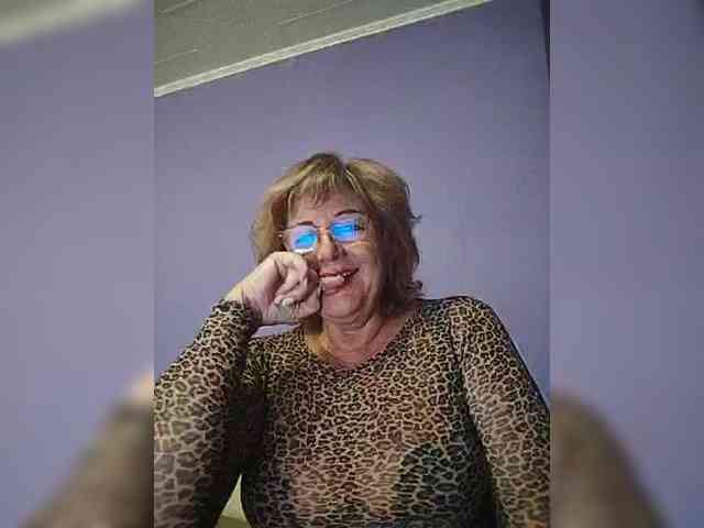KarinkaSweet webcam