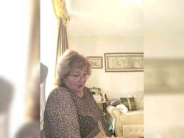 KarinkaSweet webcam