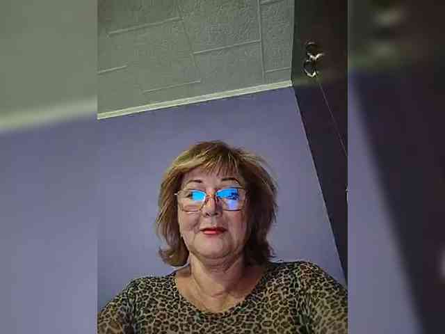 KarinkaSweet webcam