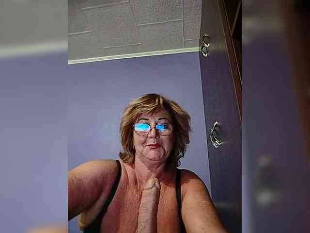 KarinkaSweet webcam