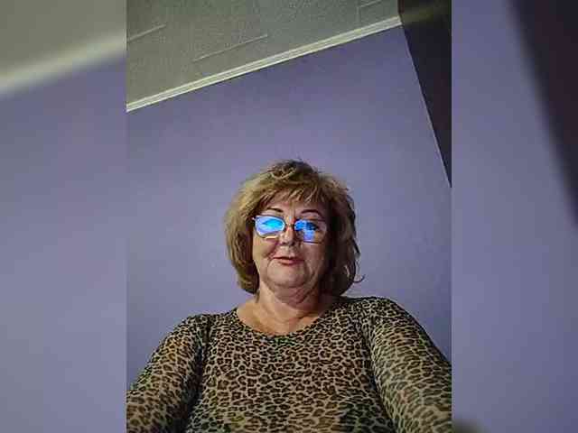 KarinkaSweet webcam