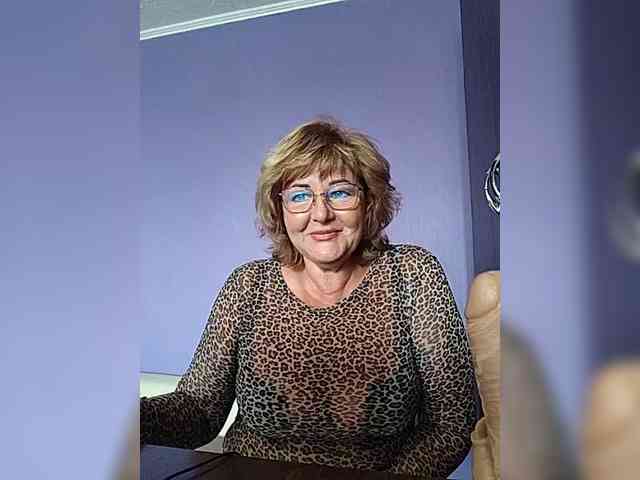 KarinkaSweet webcam