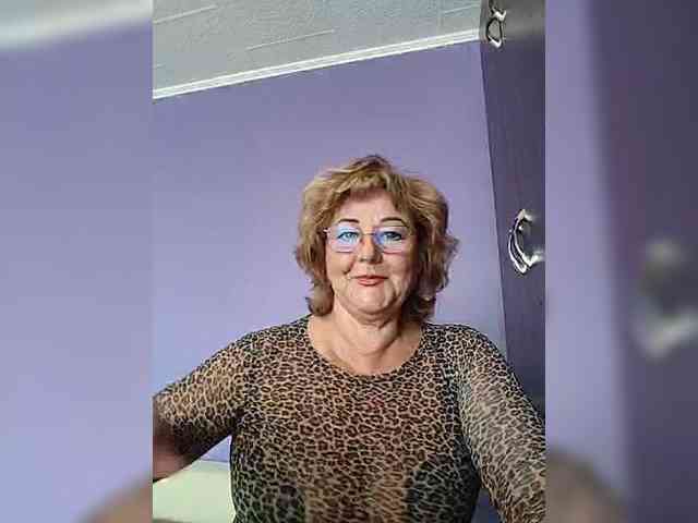KarinkaSweet webcam