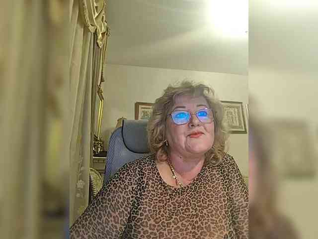 KarinkaSweet webcam