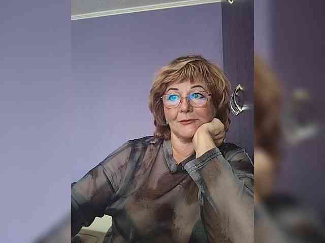 KarinkaSweet webcam