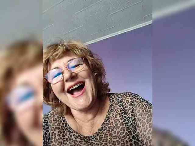 KarinkaSweet webcam
