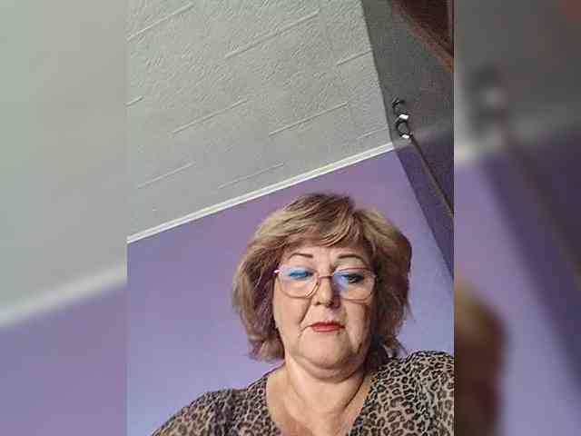 KarinkaSweet webcam