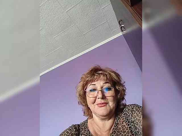 KarinkaSweet webcam