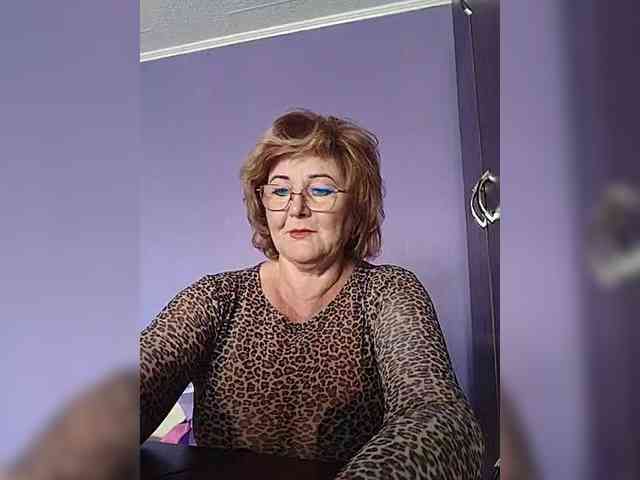 KarinkaSweet webcam