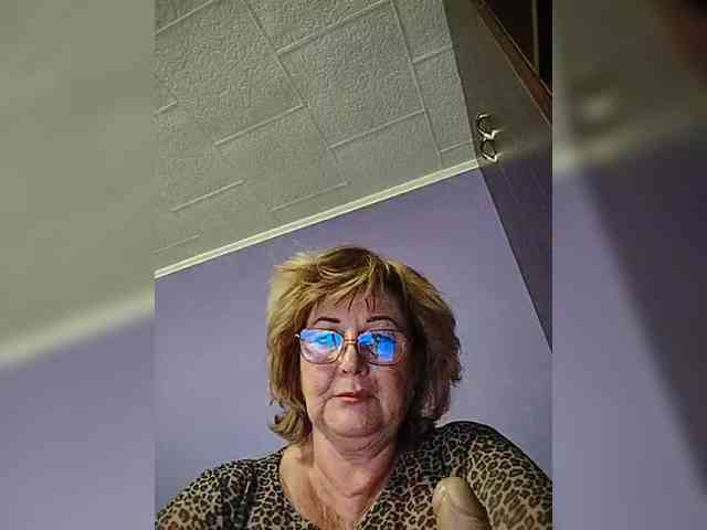 KarinkaSweet webcam
