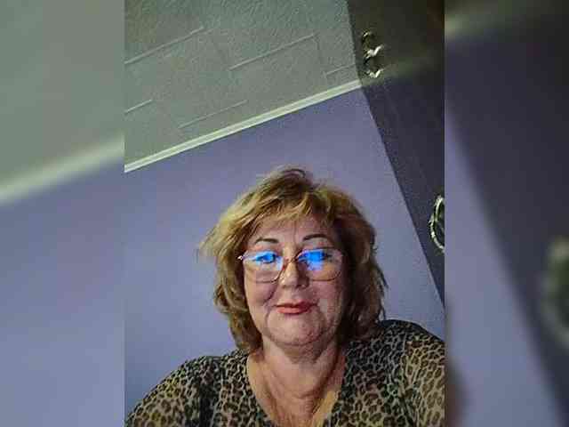 KarinkaSweet webcam
