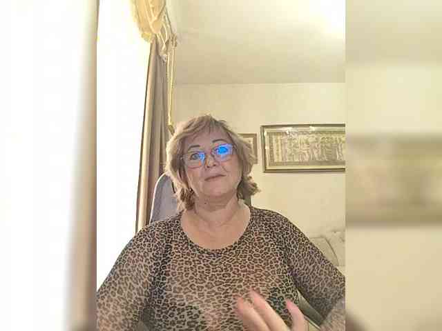 KarinkaSweet webcam