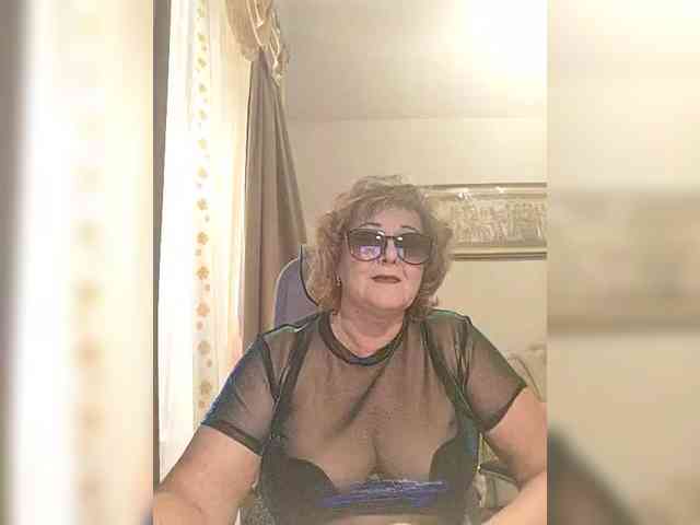 KarinkaSweet webcam