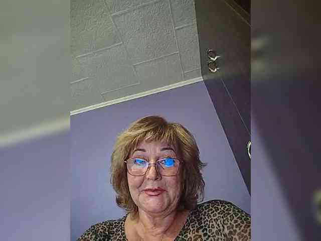 KarinkaSweet webcam