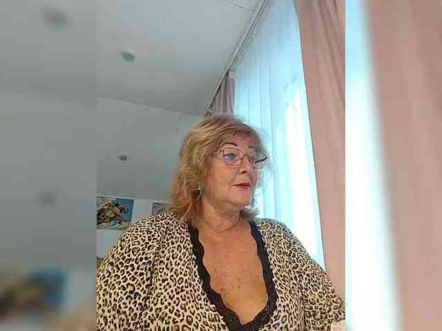 KarinkaSweet webcam