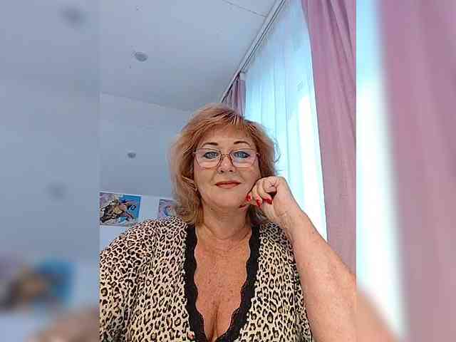 KarinkaSweet webcam