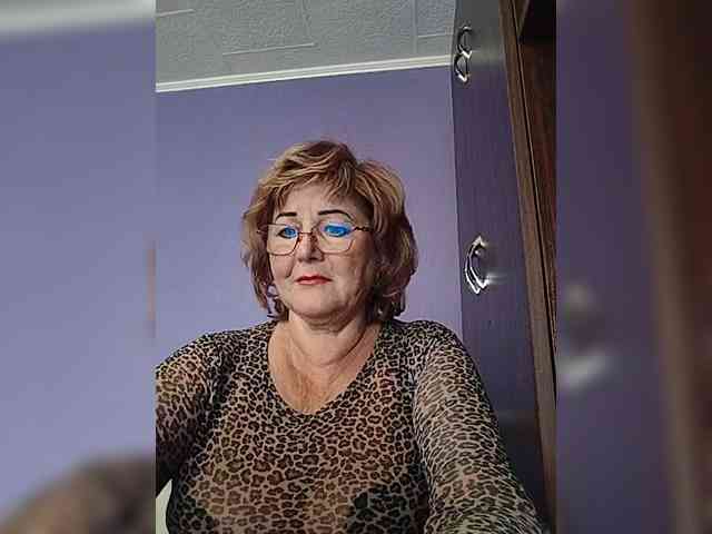 KarinkaSweet webcam
