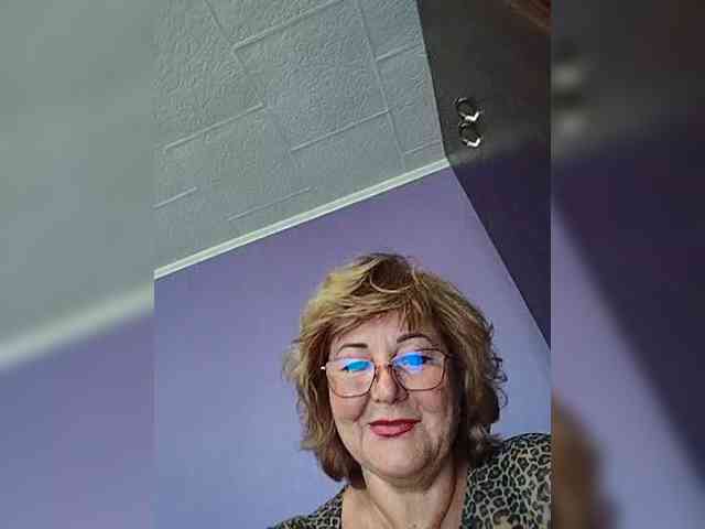 KarinkaSweet webcam