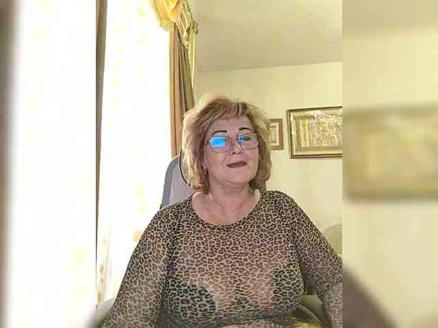 KarinkaSweet webcam