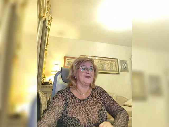 KarinkaSweet webcam